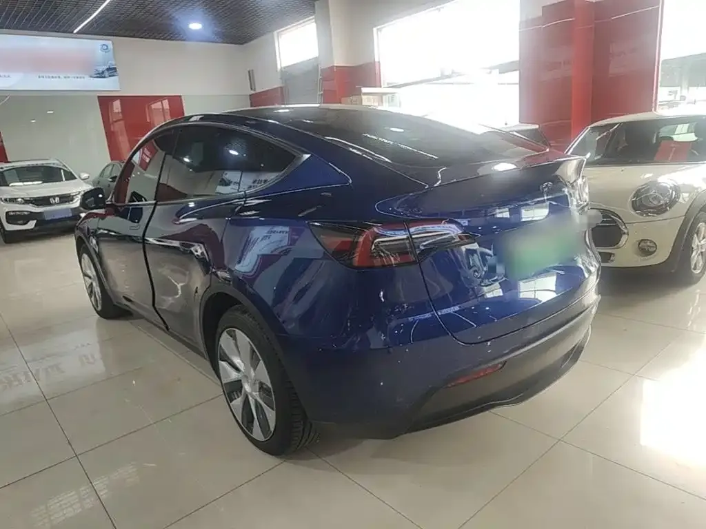 Tesla Model Y — фото 7
