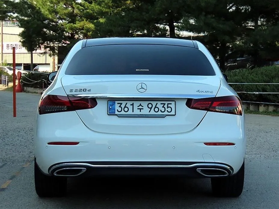 Mercedes-Benz E-Class — фото 4