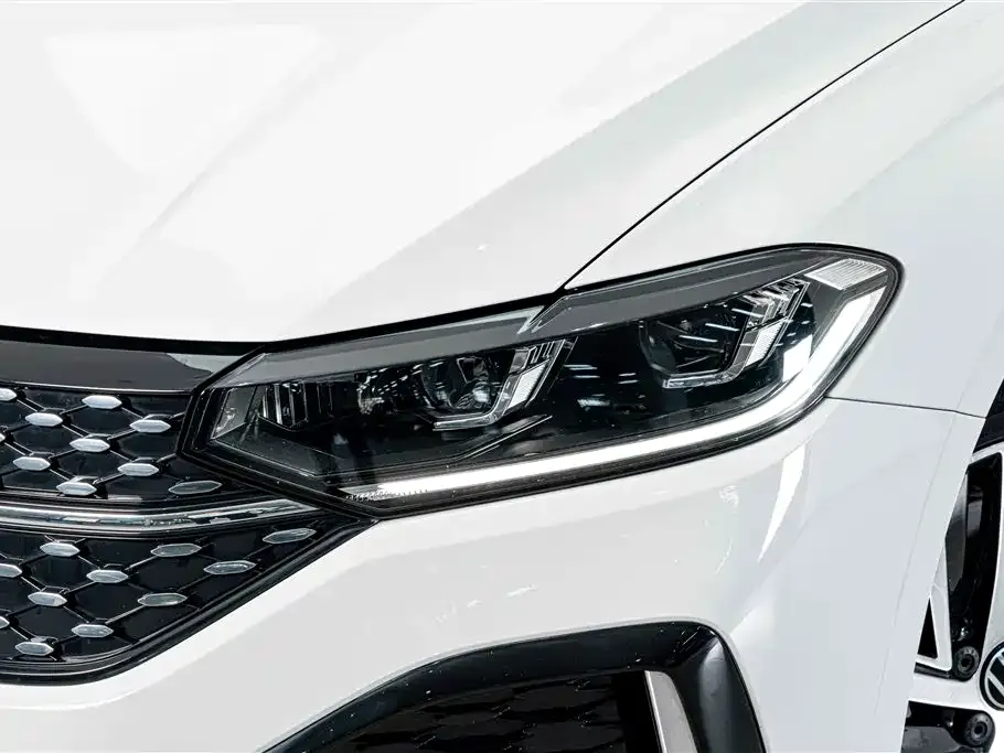Volkswagen Lavida — фото 3