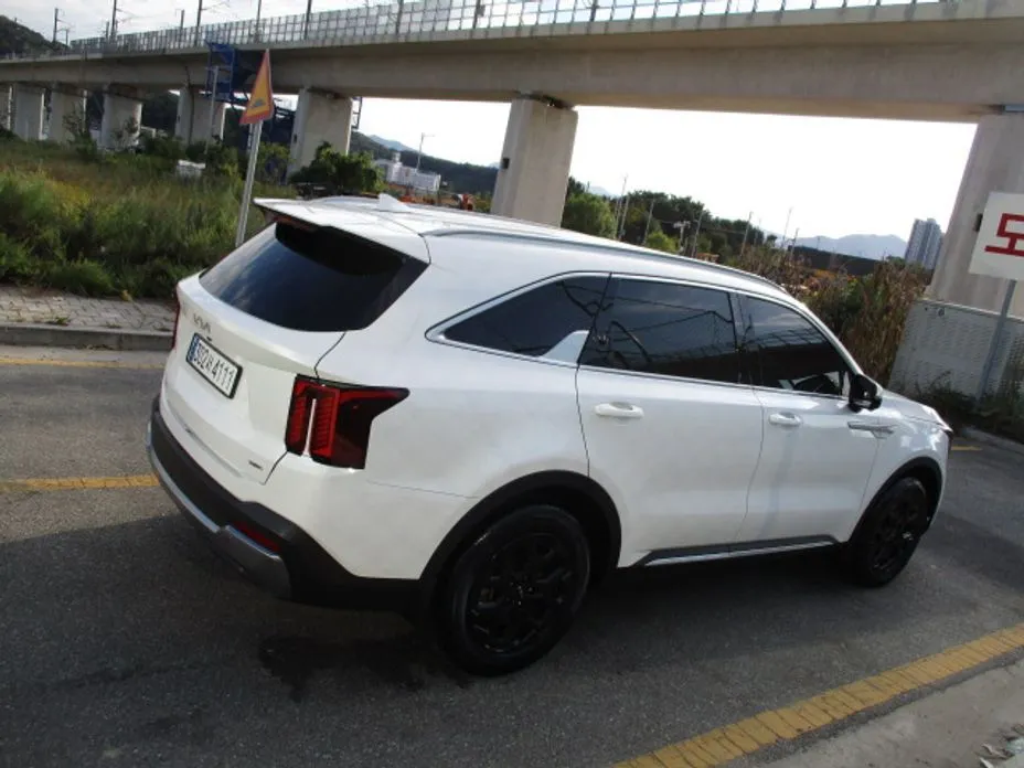 Kia Sorento — фото 7