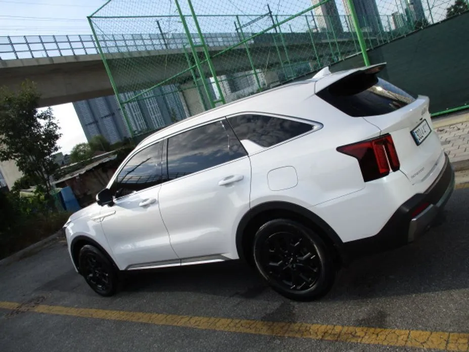 Kia Sorento — фото 8