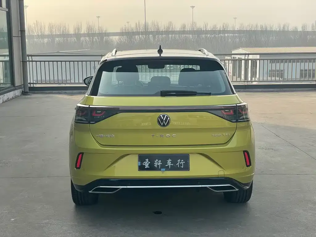 Volkswagen T-Roc — фото 10