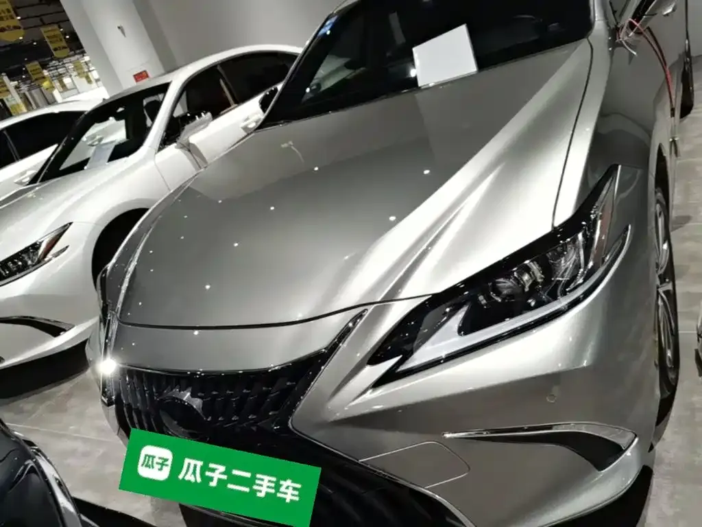 Lexus ES — фото 10