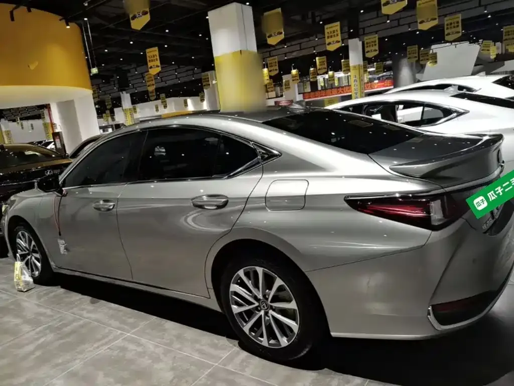 Lexus ES — фото 7