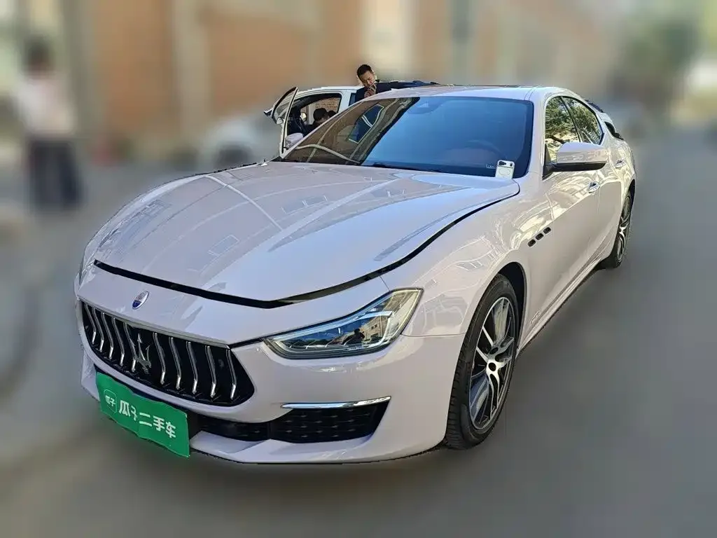 Maserati Ghibli — фото 1