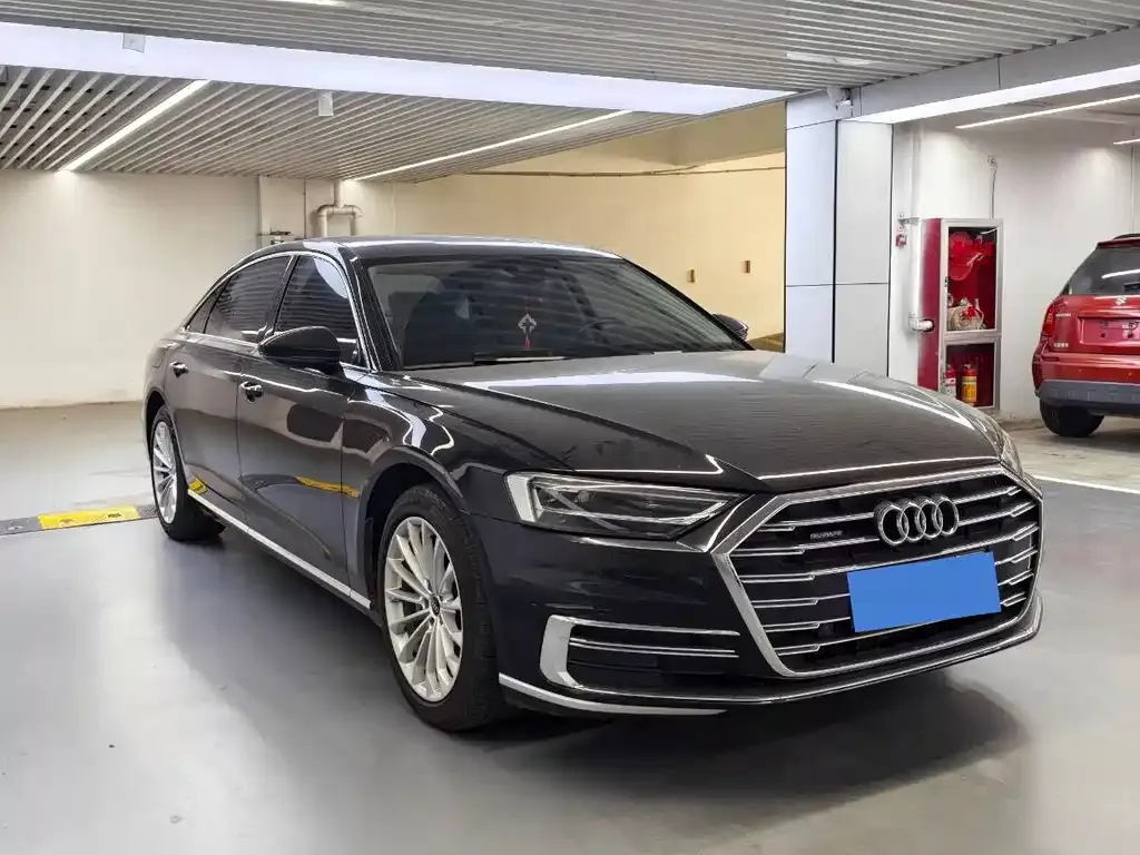Audi A8 — фото 6