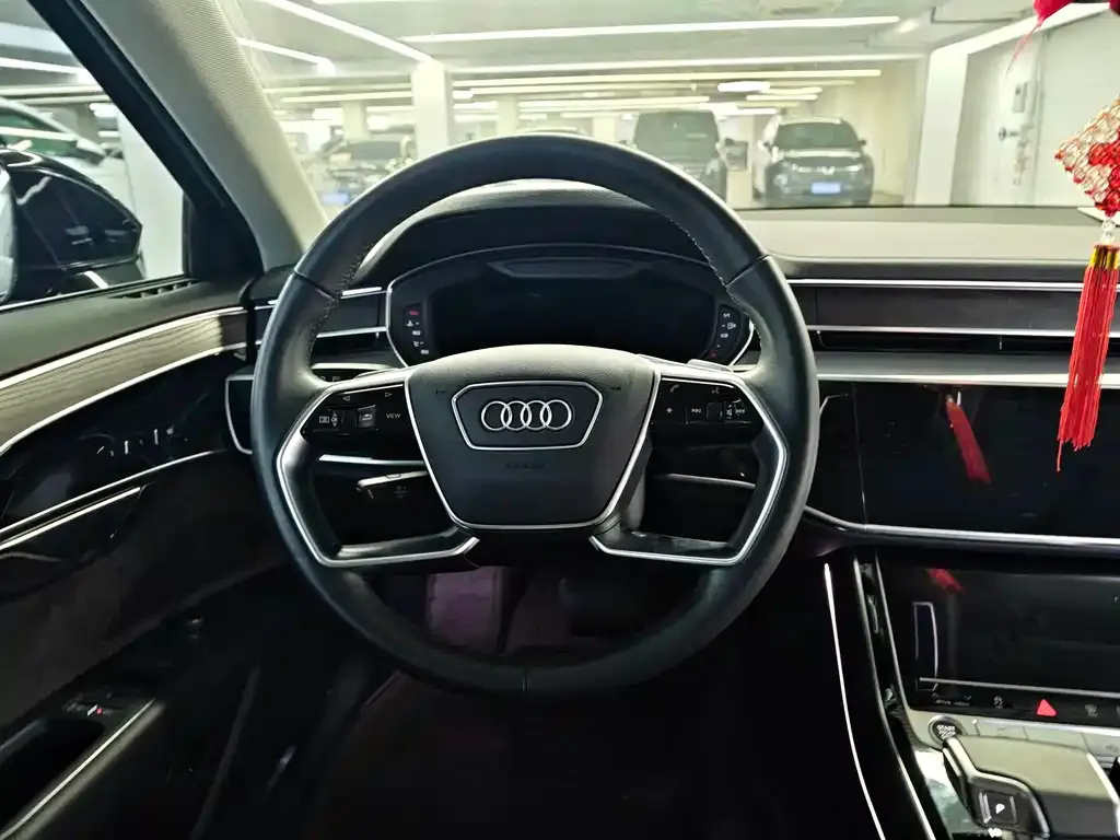Audi A8 — фото 3