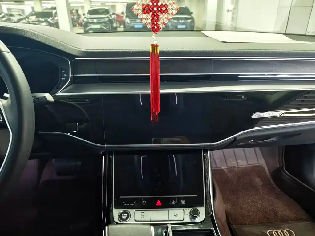 Audi A8 — фото 9