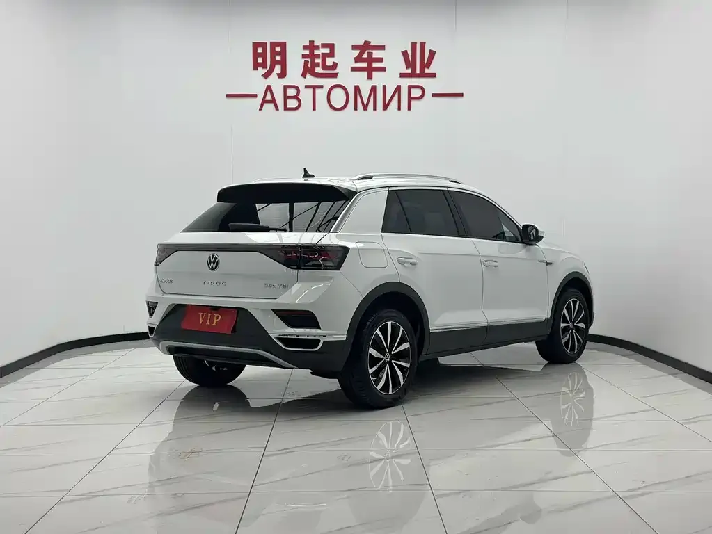 Volkswagen T-Roc — фото 10