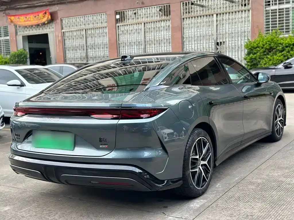 BYD Han L — фото 10