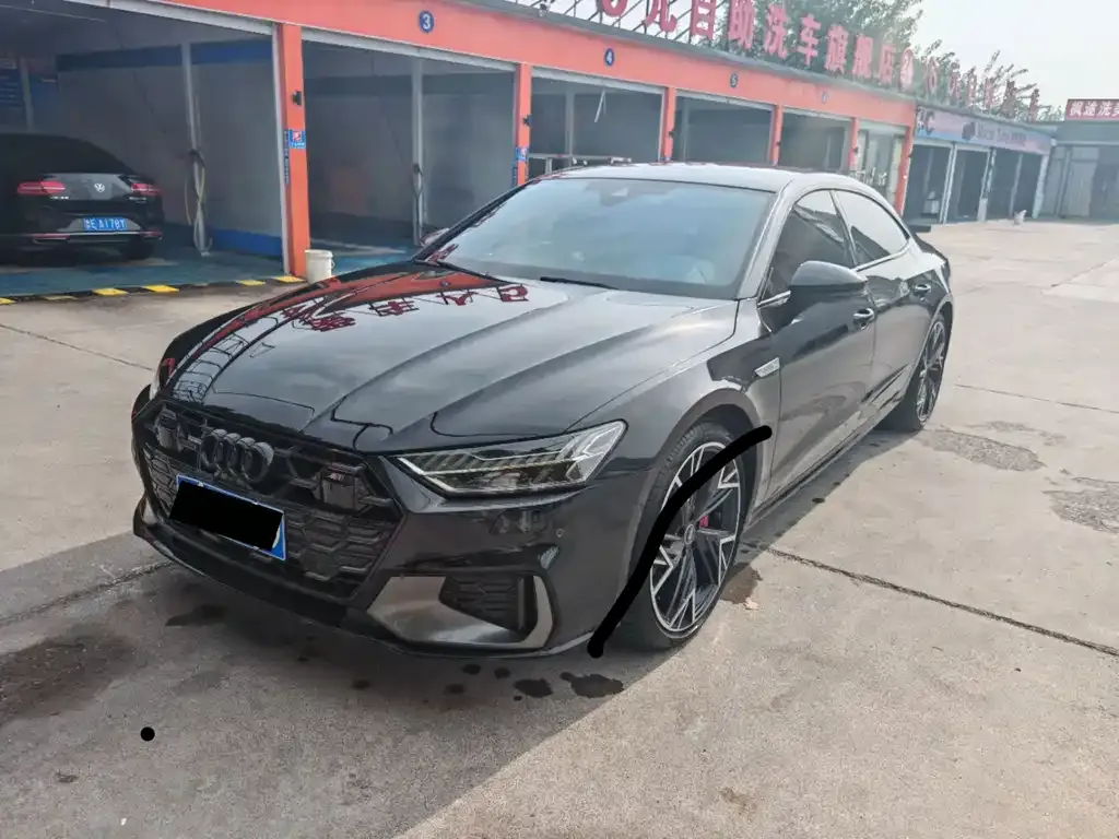 Audi A7L — фото 1