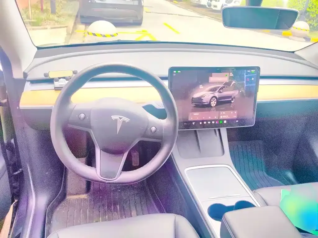 Tesla Model Y — фото 8