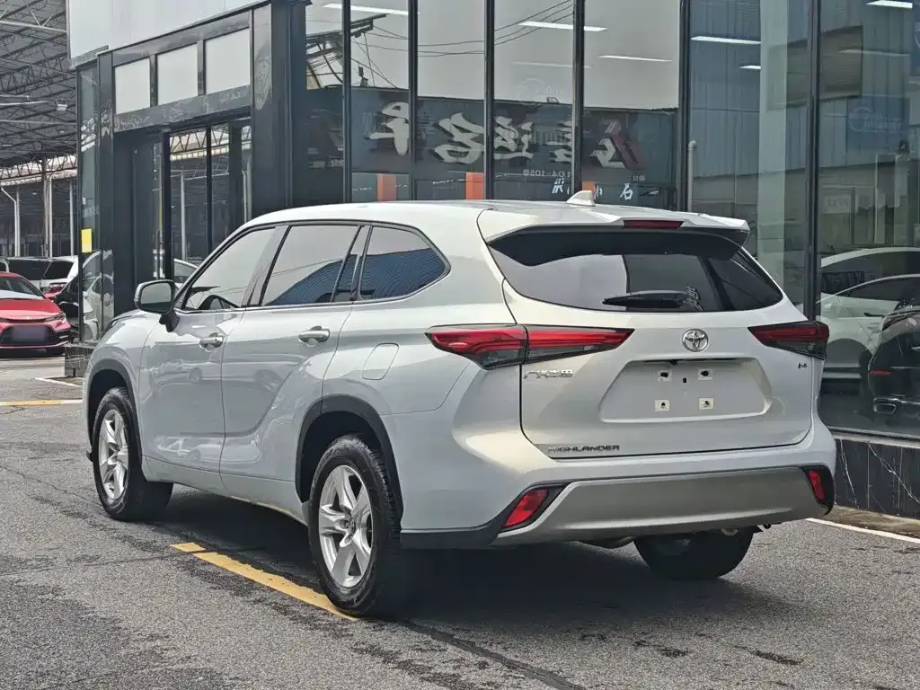 Toyota Highlander — фото 4