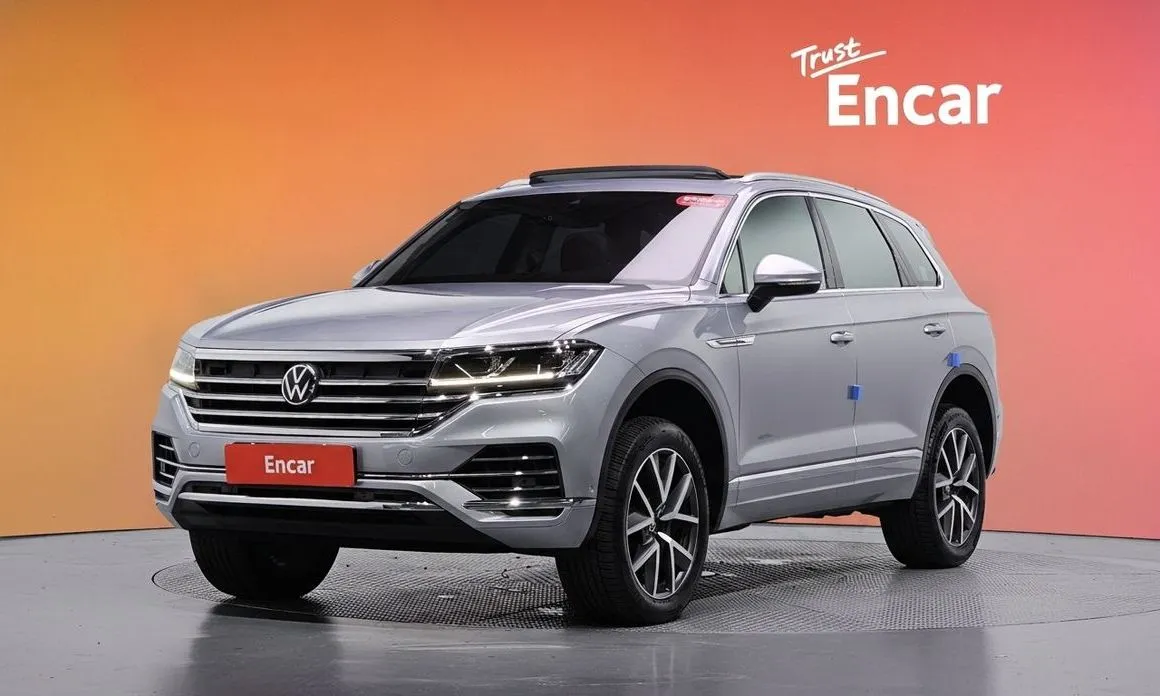 Volkswagen Touareg — фото 1