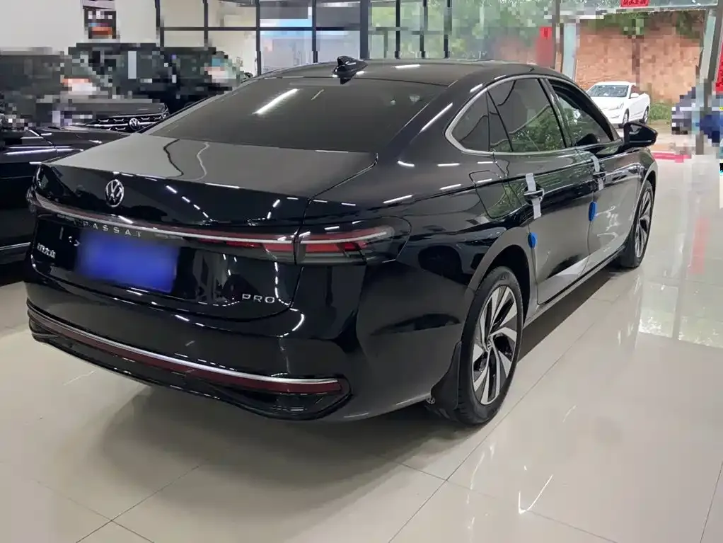 Volkswagen Passat — фото 5