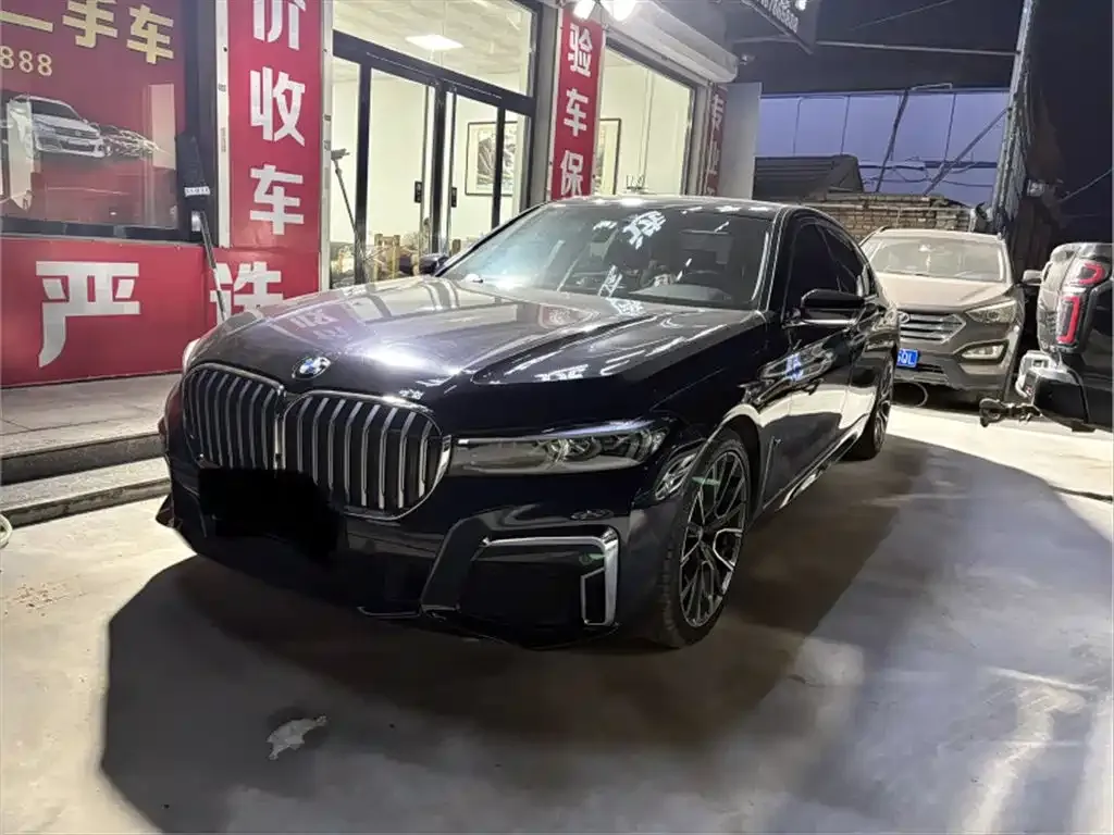 BMW 7 Series — фото 1