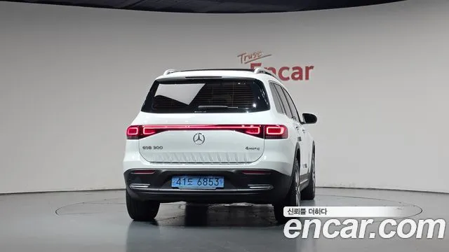 Mercedes-Benz EQB — фото 2