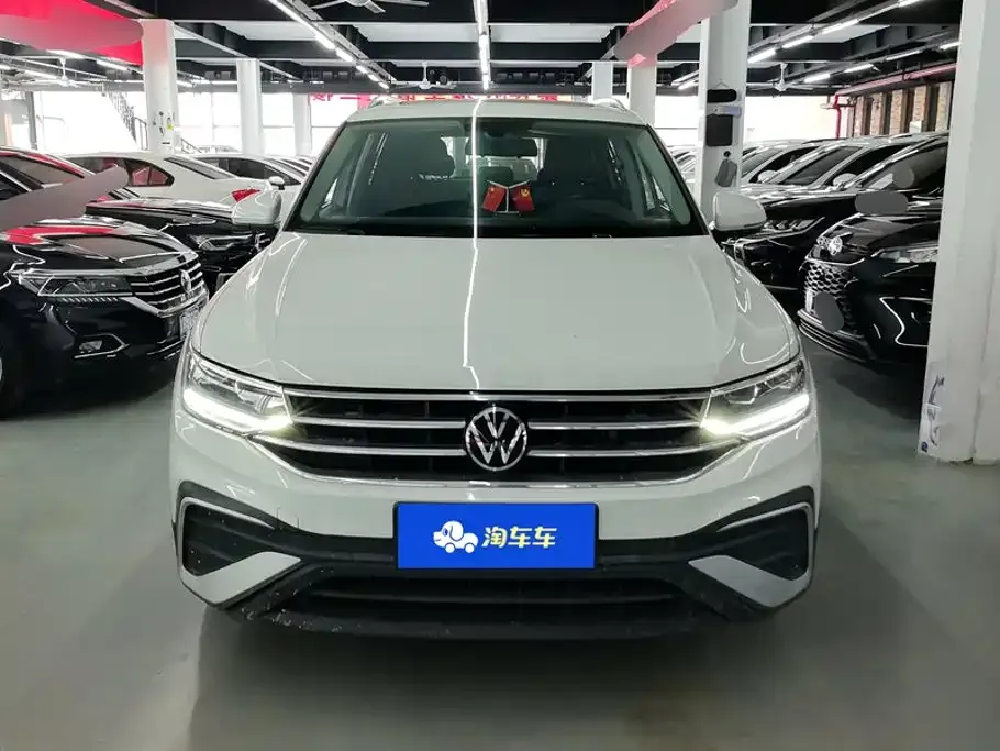 Volkswagen Tiguan L — фото 4