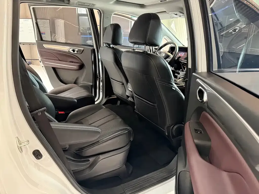 GAC Motor Trumpchi M6 — фото 3