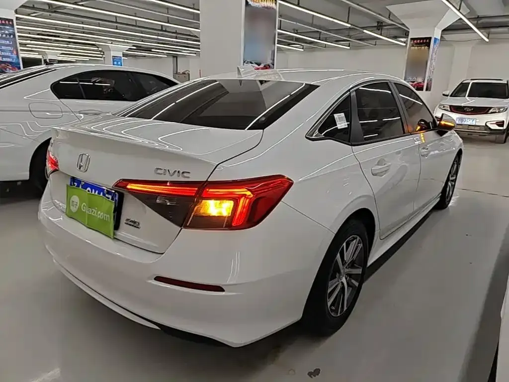 Honda Civic — фото 7