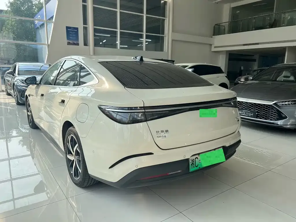 BYD Seal 07 DM-i — фото 6