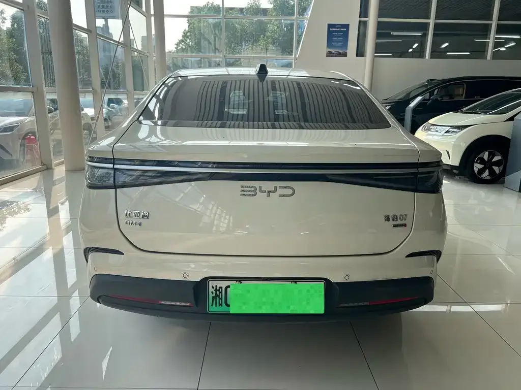 BYD Seal 07 DM-i — фото 5