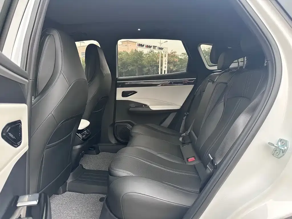 Geely Galaxy L7 — фото 4
