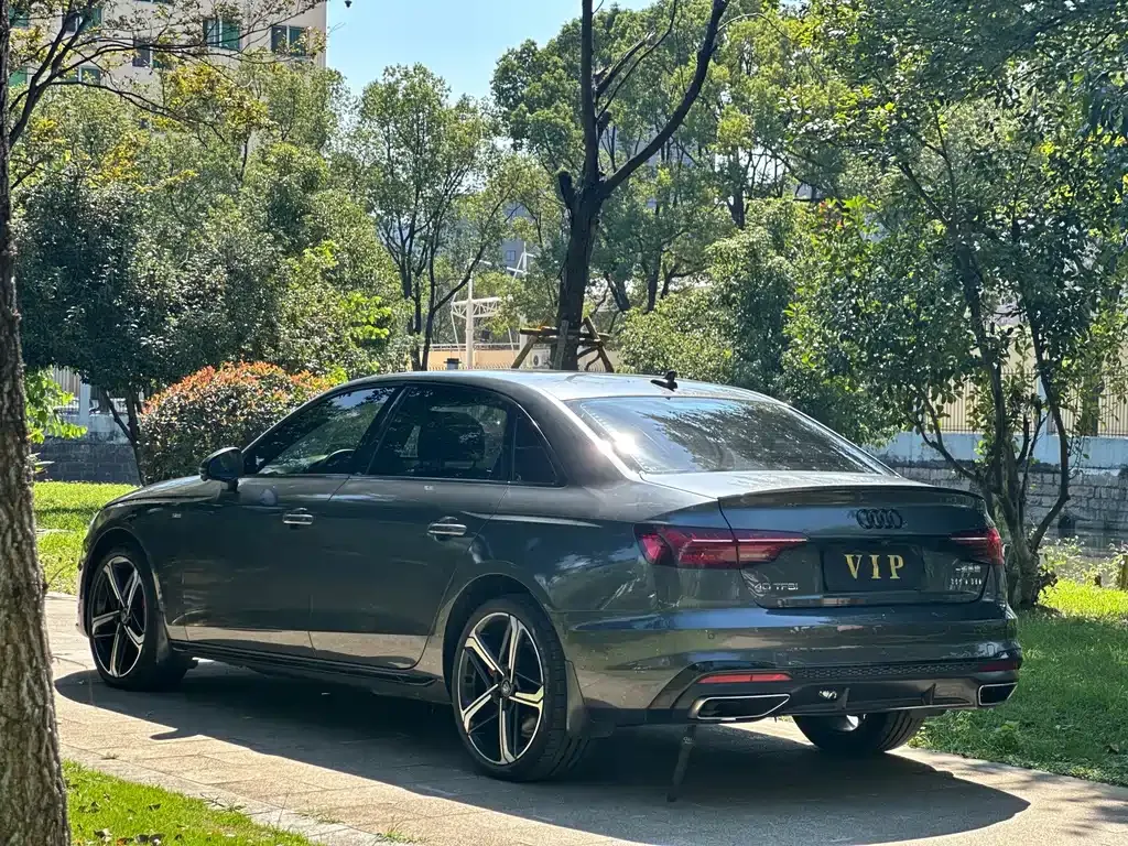 Audi A4L — фото 5
