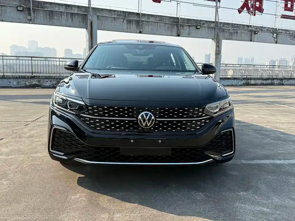 Volkswagen Passat — фото 9