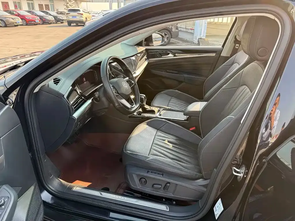 Volkswagen Passat — фото 8