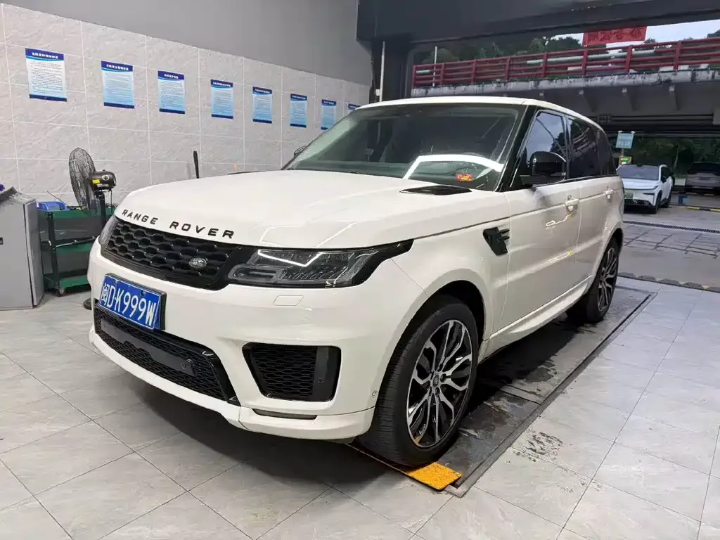 Land Rover Sport — фото 1