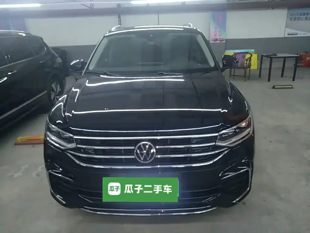 Volkswagen Tiguan L — фото 2