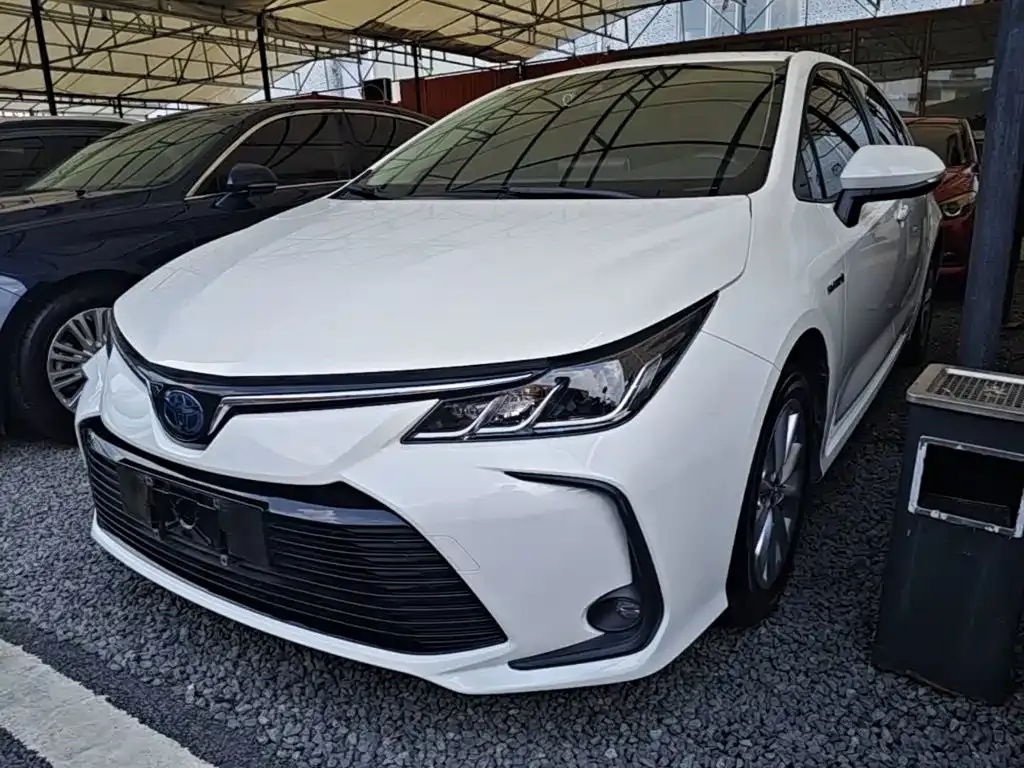 Toyota Corolla — фото 4