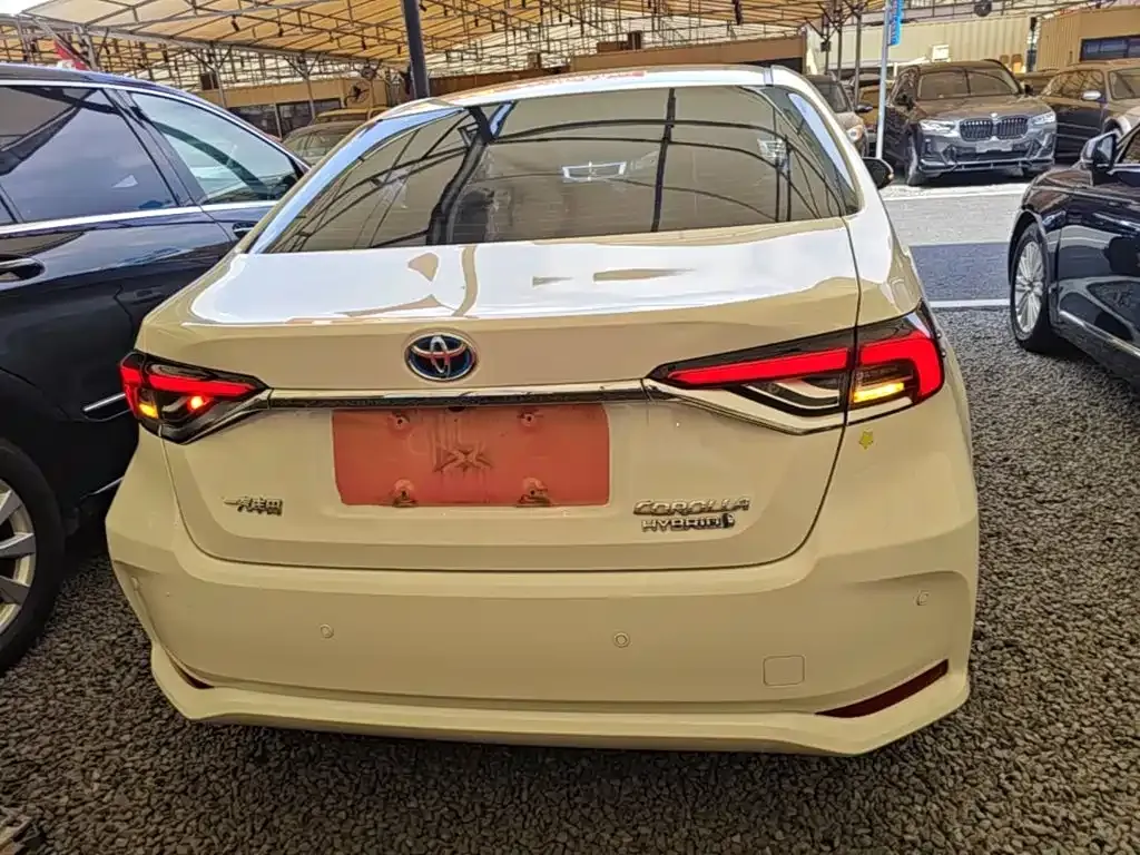 Toyota Corolla — фото 3