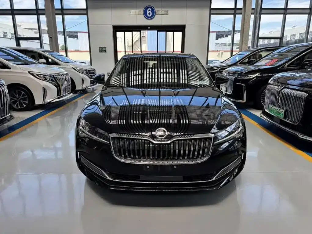 Skoda Superb — фото 6