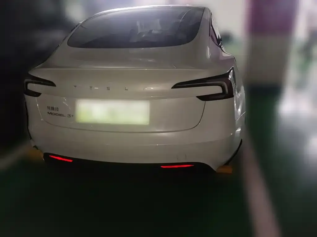Tesla Model 3 — фото 3
