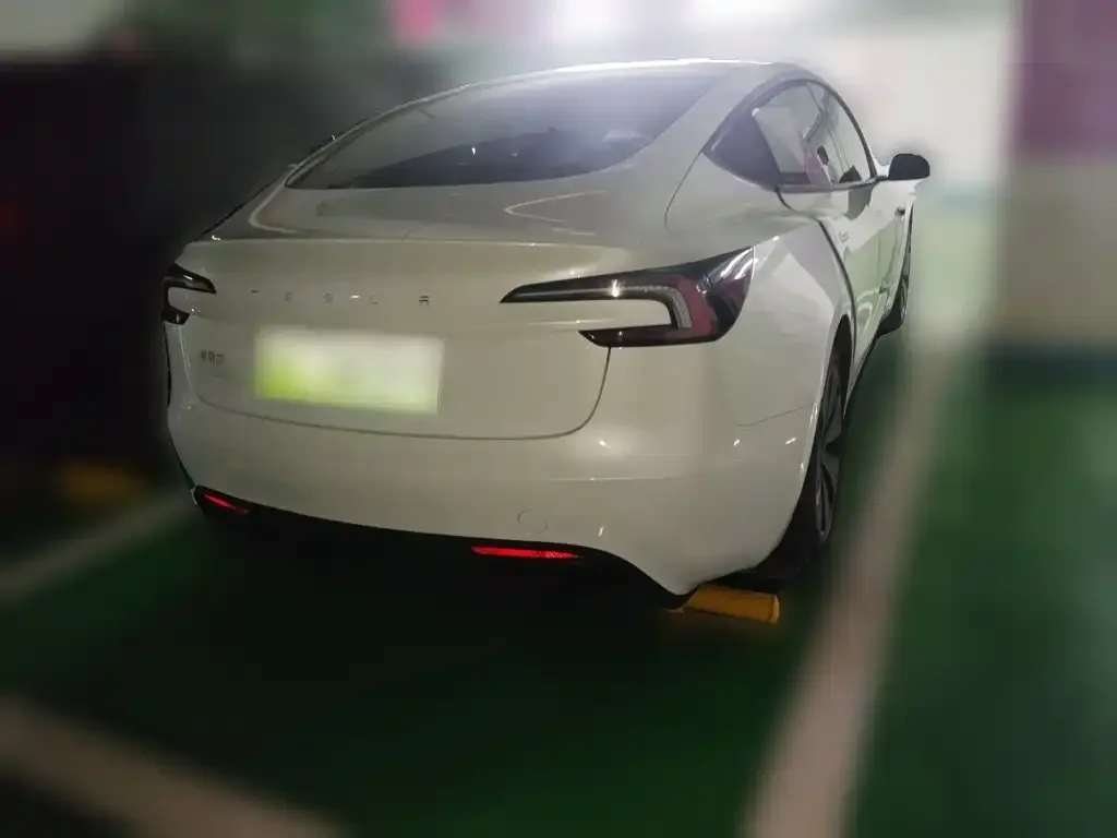 Tesla Model 3 — фото 6