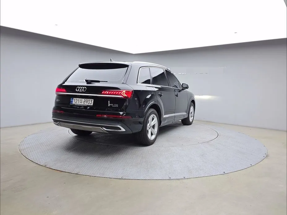 Audi Q7 — фото 3