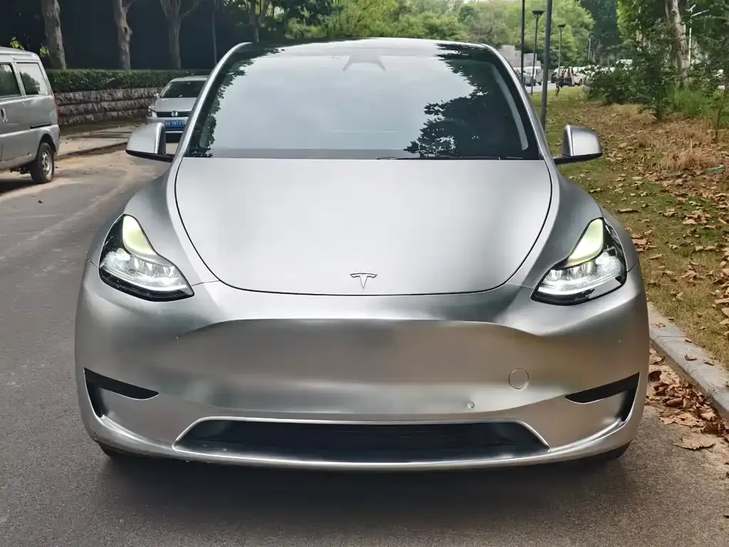 Tesla Model Y — фото 8