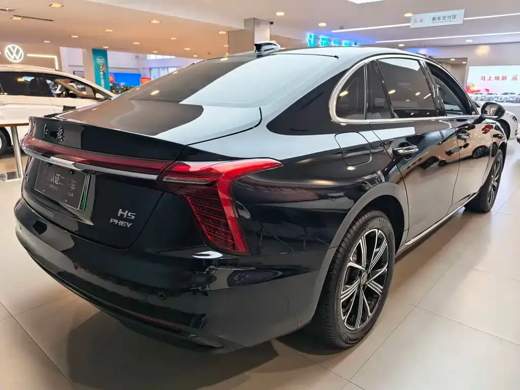 Hongqi H5 PHEV — фото 3