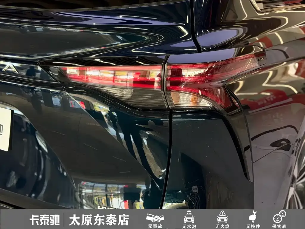 Toyota Granvia — фото 7
