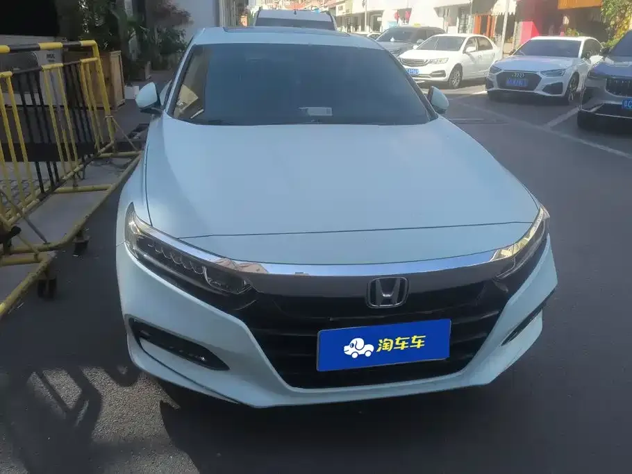 Honda Accord — фото 10