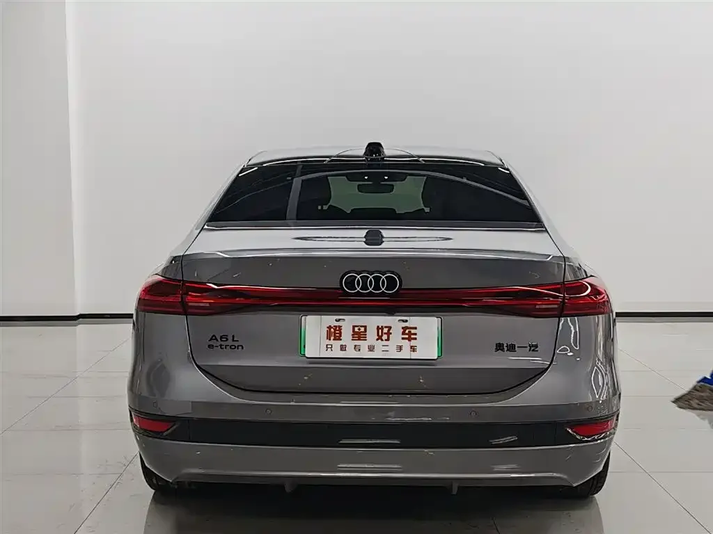 Audi A6L e-tron — фото 5