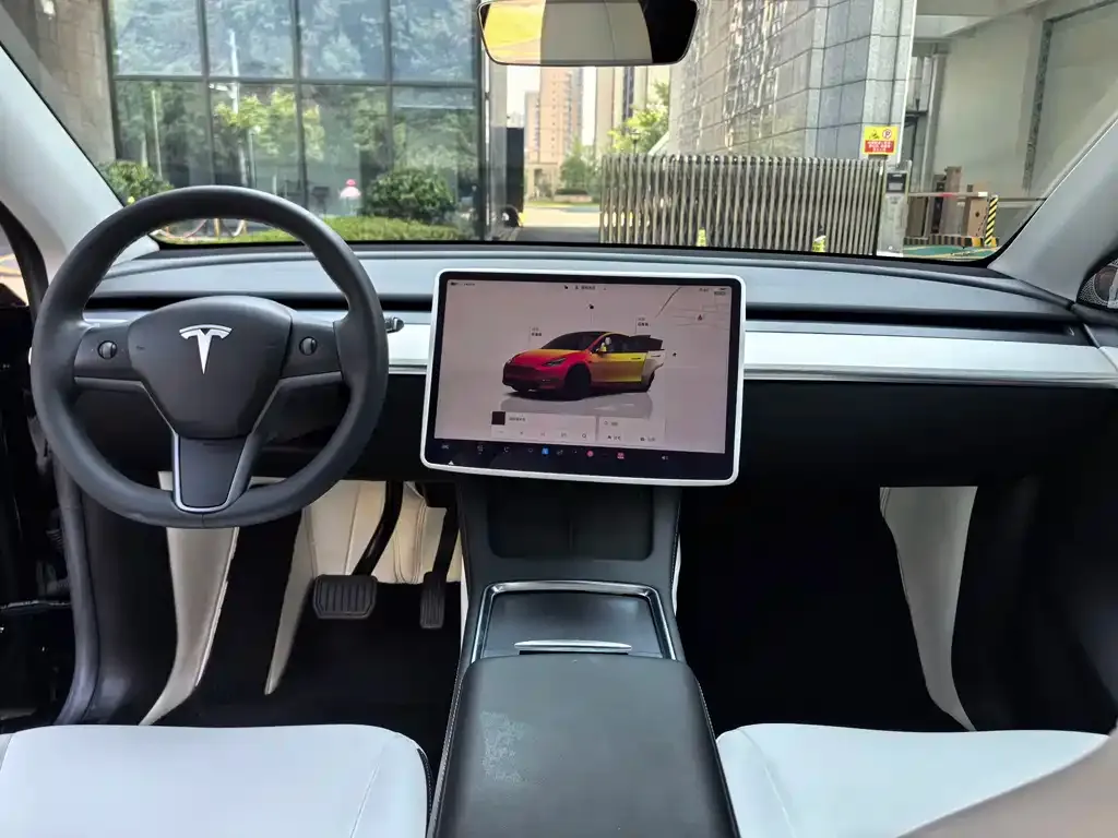 Tesla Model Y — фото 7