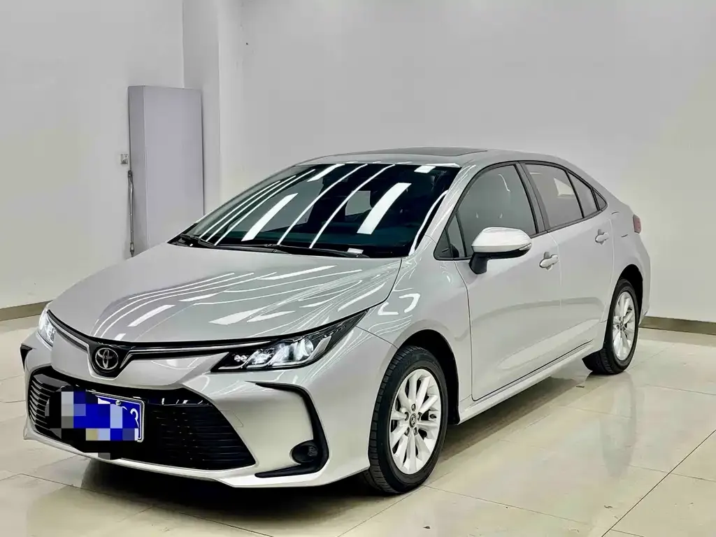 Toyota Corolla — фото 1