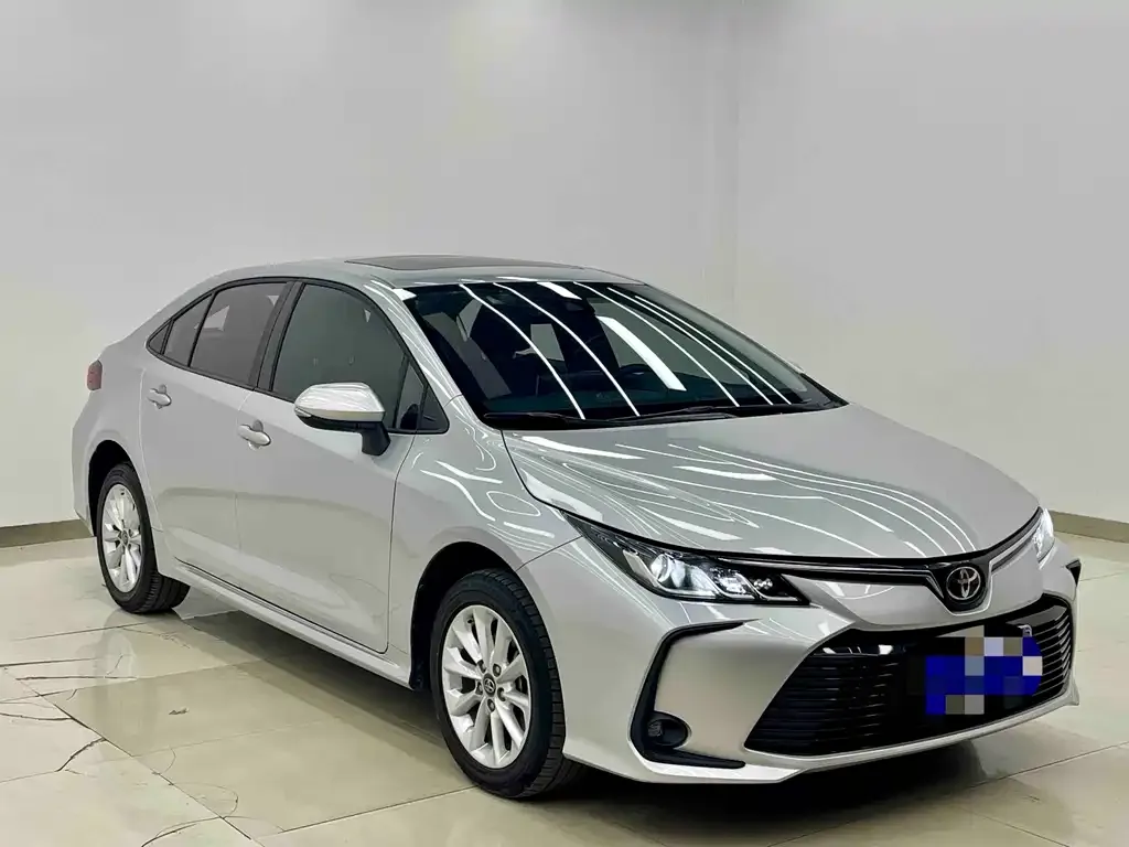 Toyota Corolla — фото 10