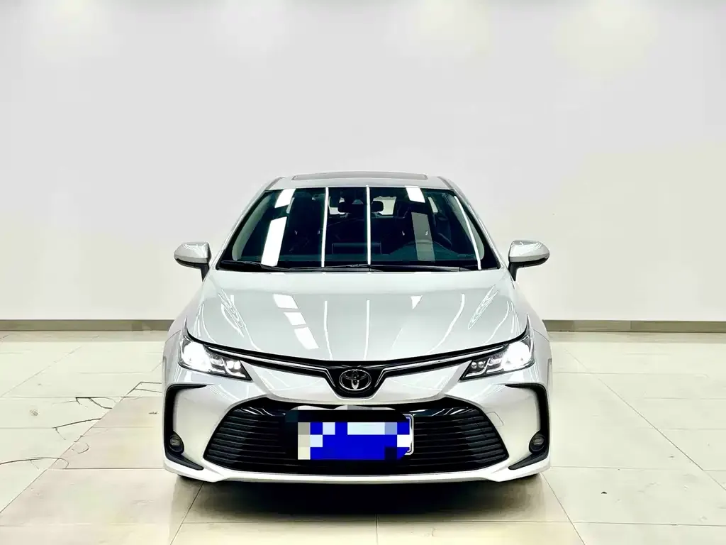Toyota Corolla — фото 4