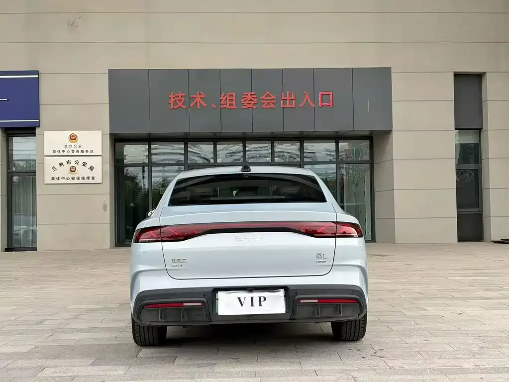BYD Qin L — фото 6