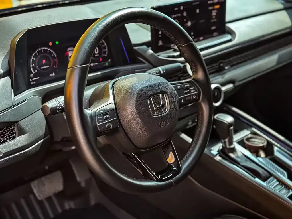 Honda Accord — фото 7