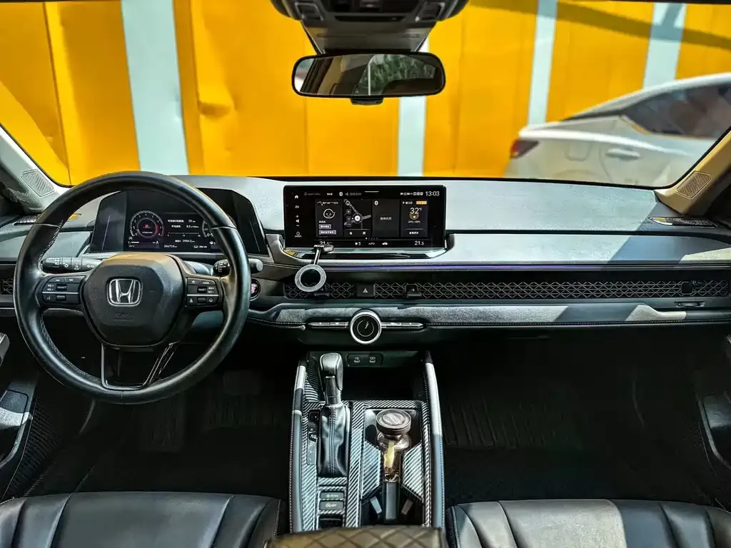 Honda Accord — фото 8